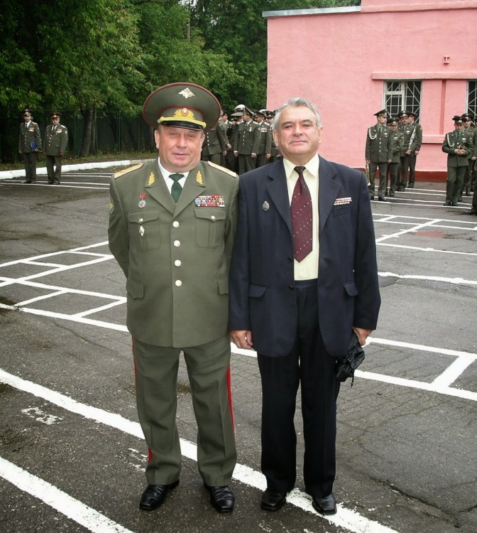 генерал-майор ветеринарной службы В.П. Ветров. профессор Л.С. Михайлов Одни из первых участников ликвидации катастрофы на ЧАЭС,