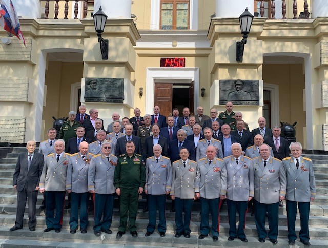 Высшее руководство МТО Вооруженных сил. .генерал-майор ветеринарной службы В.П. Ветров, справа второй ряд