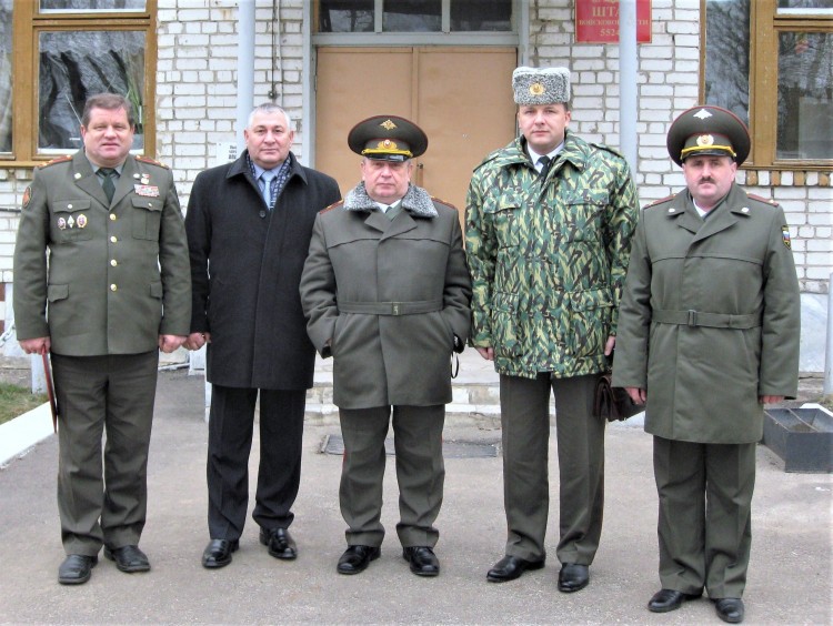 генерал-майор ветеринарной службы В.П. Ветров. полковники медицинской службы Григорьев Юрий Егорович, Ю.Г.Боев, И.С. Колесниченко,.