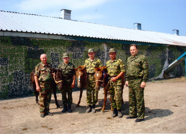 полковник Ю.Г. Боев с командой  кавалеристов.